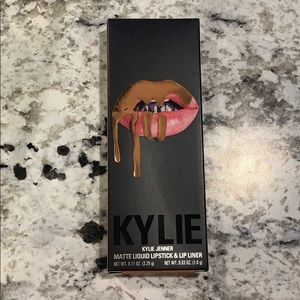Kylie Jenner Lipkit